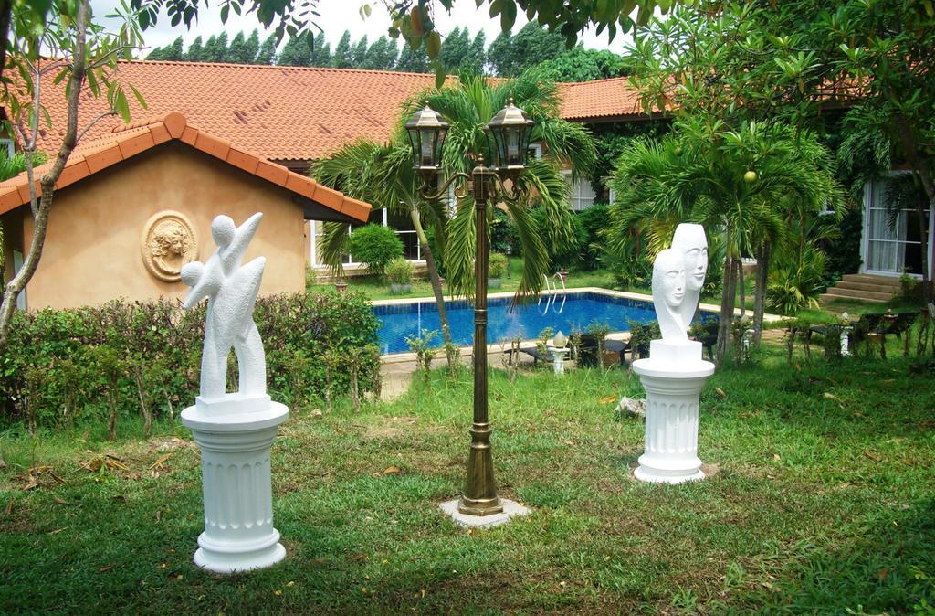 Pictory Garden Resort Sattahip Extérieur photo