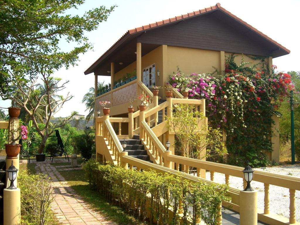 Pictory Garden Resort Sattahip Extérieur photo