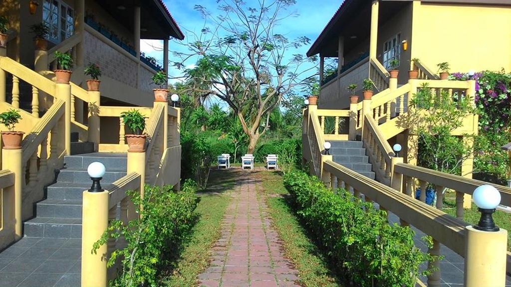 Pictory Garden Resort Sattahip Extérieur photo