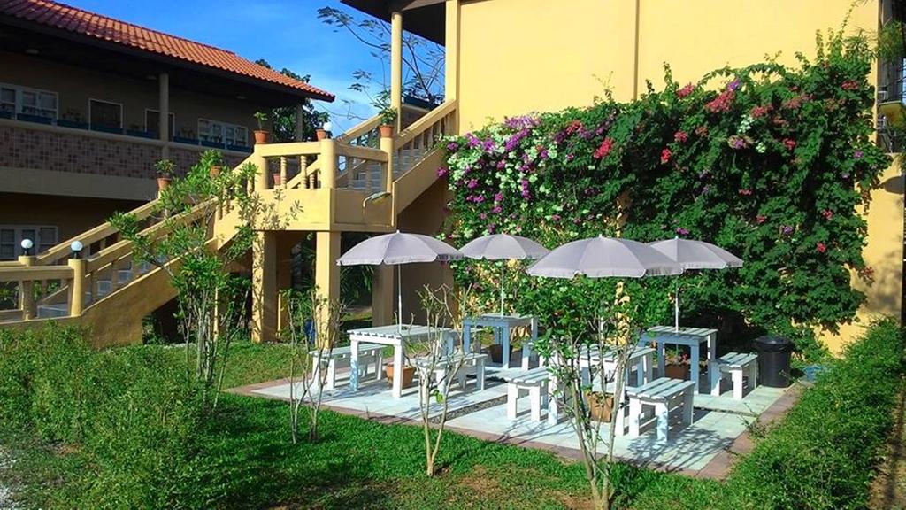 Pictory Garden Resort Sattahip Extérieur photo