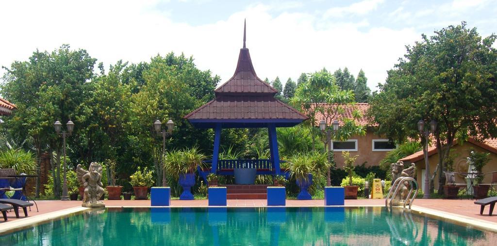 Pictory Garden Resort Sattahip Extérieur photo