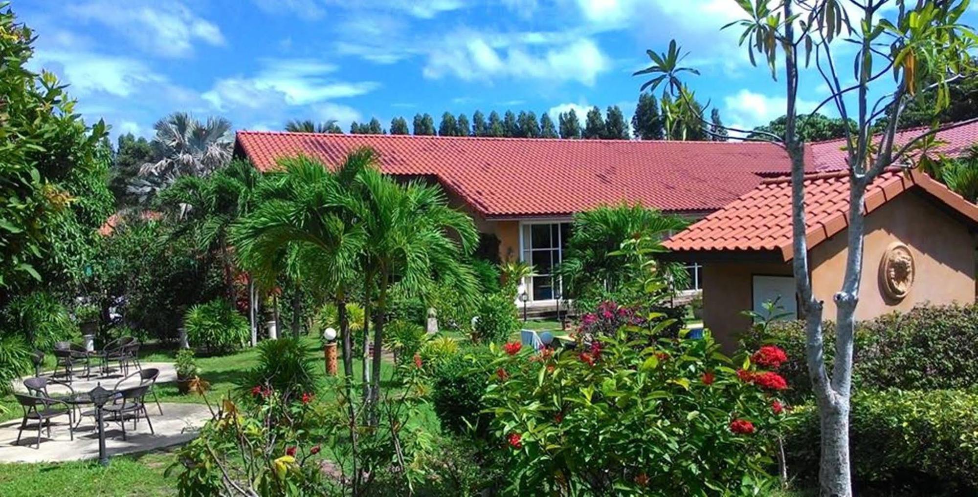 Pictory Garden Resort Sattahip Extérieur photo